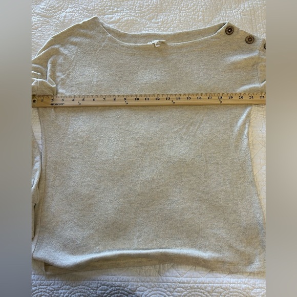 Promesa Off the Shoulder Cream Sweater. Luxe Neutral. - Picture 10 of 10